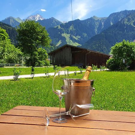 Landhaus Dornau Apartments Mayrhofen Extérieur photo